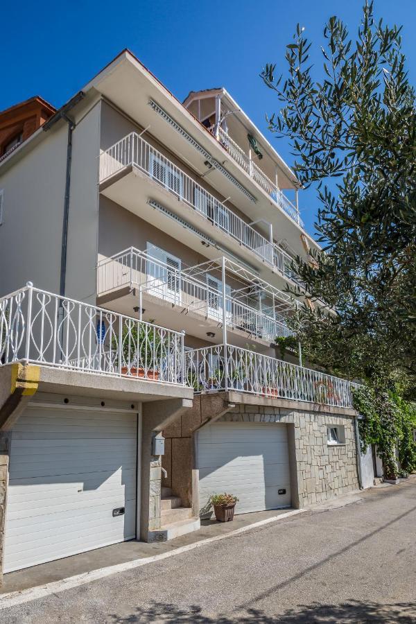 Apartma House Almissa *